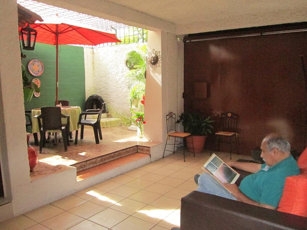 Hotel San Mateo サンサルバドル 部屋 写真