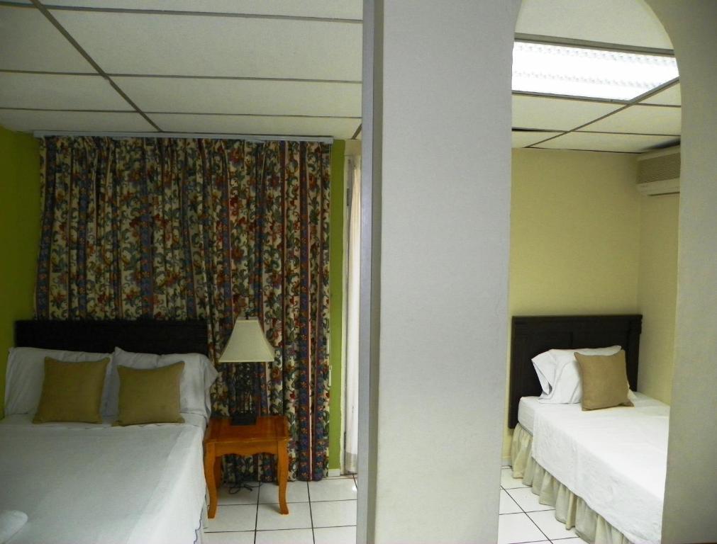 Hotel San Mateo サンサルバドル 部屋 写真